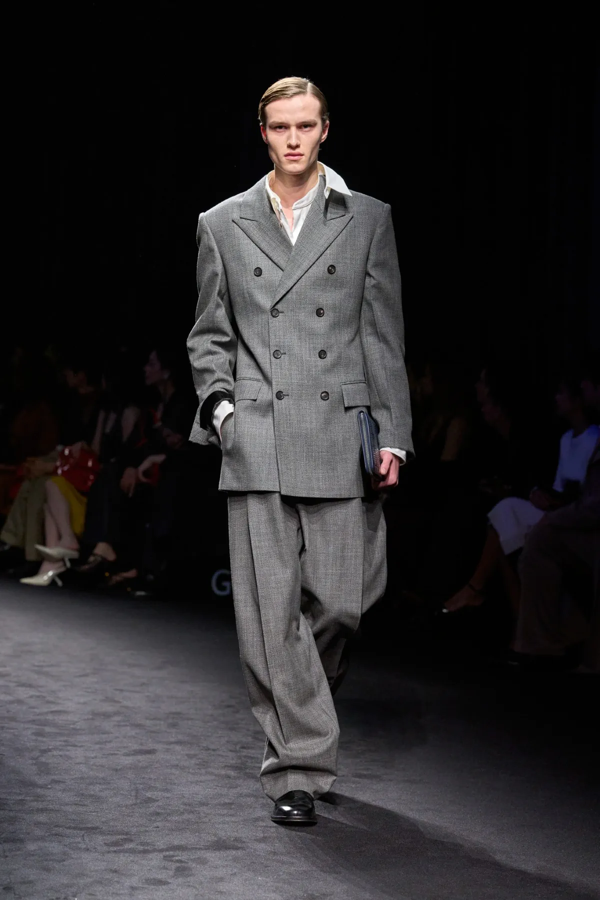 Ferragamo automne 2026 : le vestiaire marin réinterprété en dandy contemporain