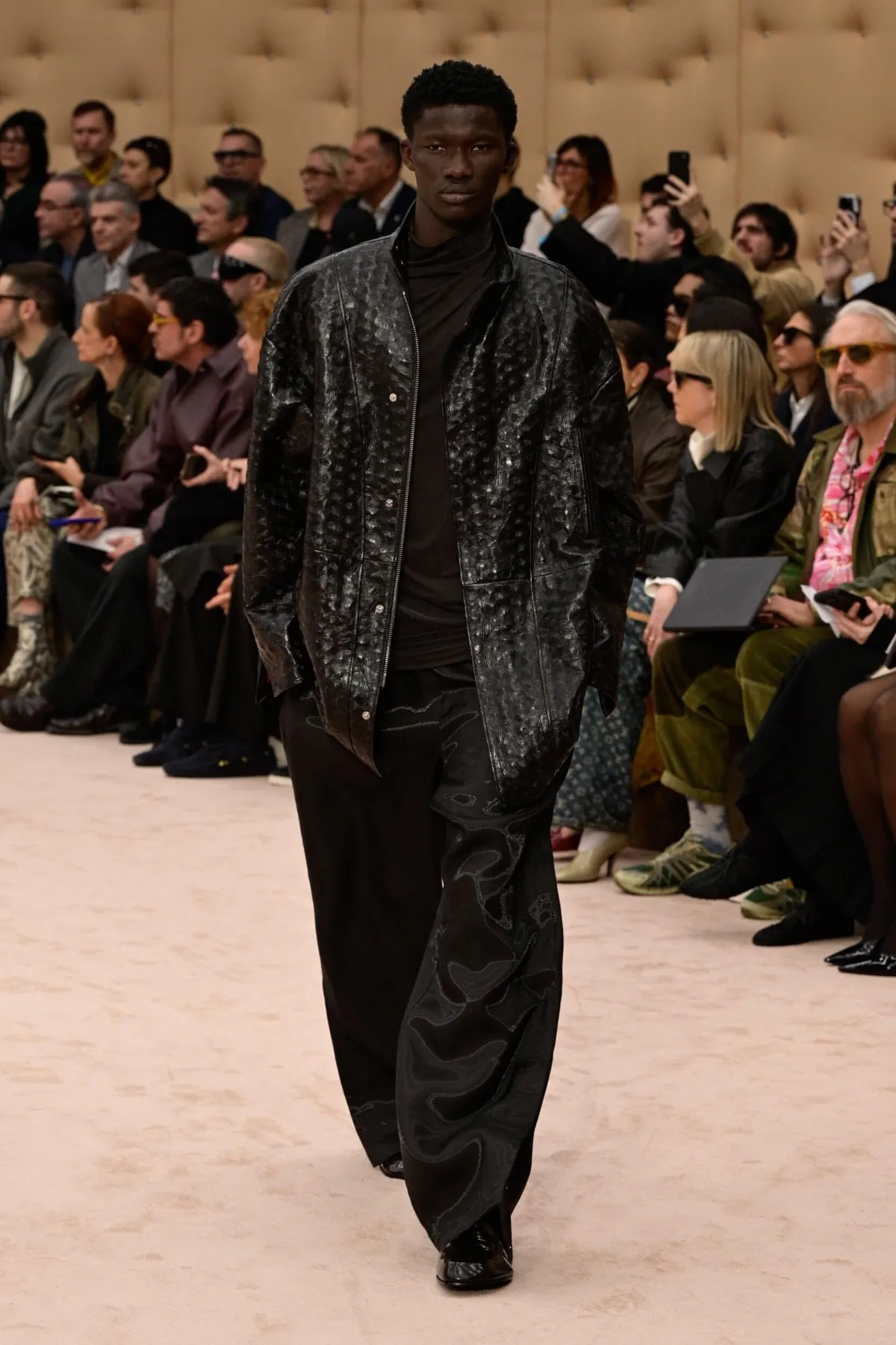 Ferrari Fall Winter 2026 Milan Fashion Week 12 Ferrari automne 2026 : comment Rocco Iannone transforme la peau en architecture masculine