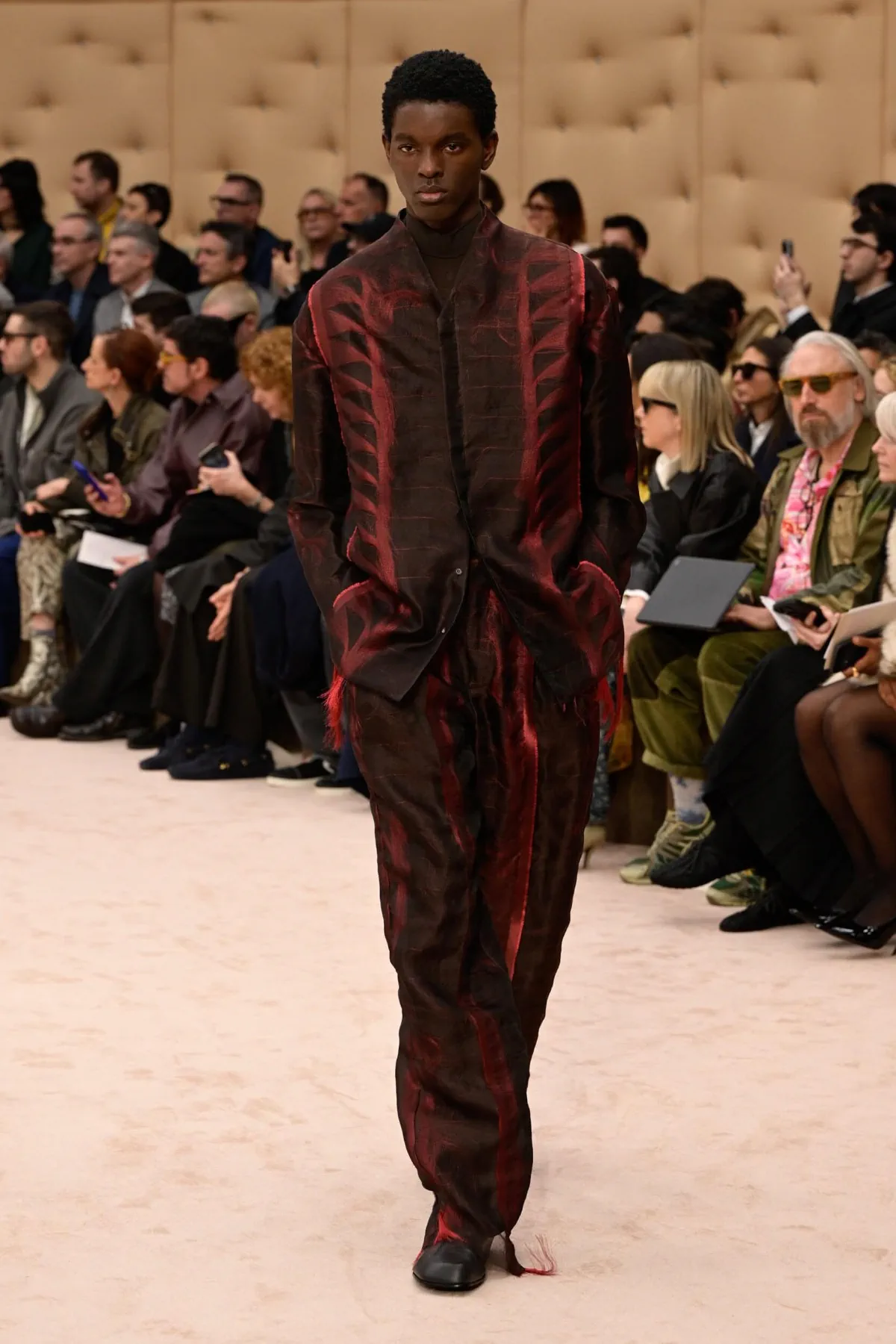 Ferrari Fall Winter 2026 Milan Fashion Week 14 Ferrari automne 2026 : comment Rocco Iannone transforme la peau en architecture masculine