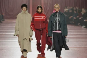 Lacoste automne 2026 : le sportswear selon Pelagia Kolotouros