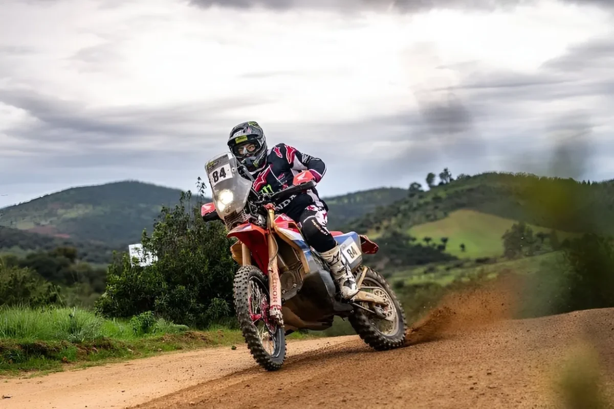 Rallye du Portugal 2026, étape 3 : Daniel Sanders domine et Dacia frappe fort à Badajoz