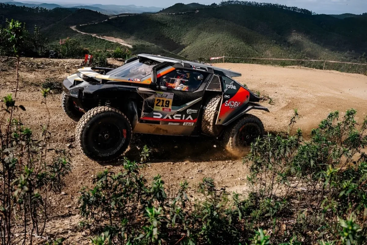 Le rallye du Portugal 2026 confirme la domination de Daniel Sanders et Sébastien Loeb au sommet du championnat