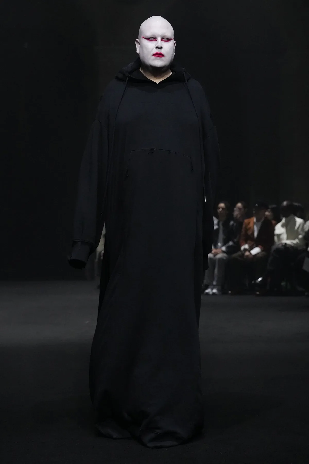 Matières Fécales transforme la collection automne 2026 en réquisitoire contre le pouvoir de l'argent