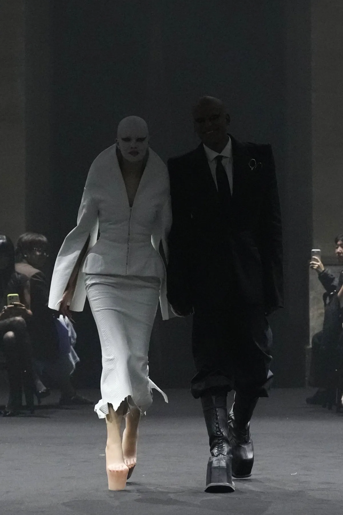 Matières Fécales transforme la collection automne 2026 en réquisitoire contre le pouvoir de l'argent