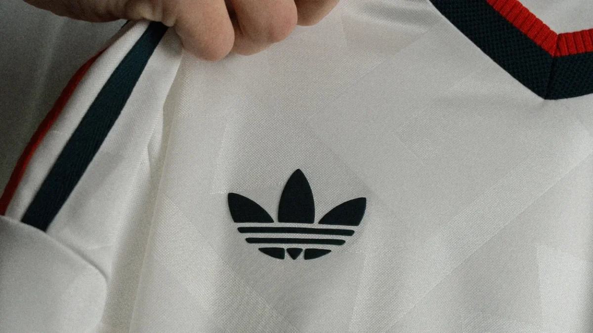 Mexique Maillot exterieur x adidas Coupe du monde 2026 FIFA 3 Le maillot extérieur du Mexique pour le Mondial 2026 revisite des racines préhispaniques du pays