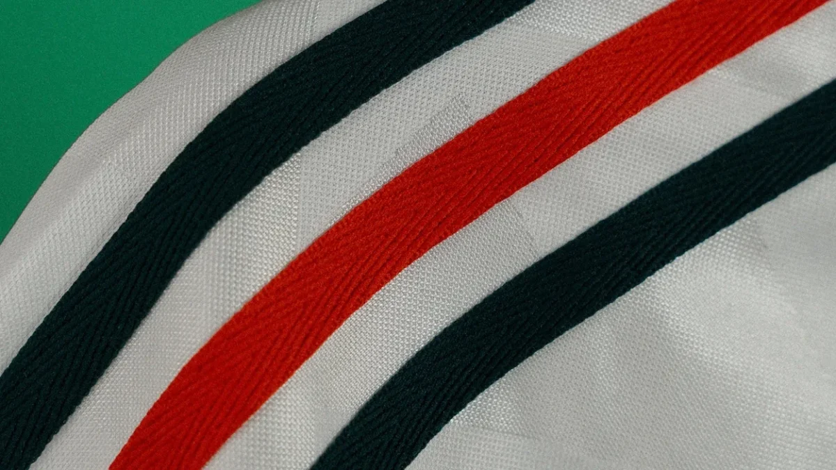 Mexique Maillot exterieur x adidas Coupe du monde 2026 FIFA 7 Le maillot extérieur du Mexique pour le Mondial 2026 revisite des racines préhispaniques du pays