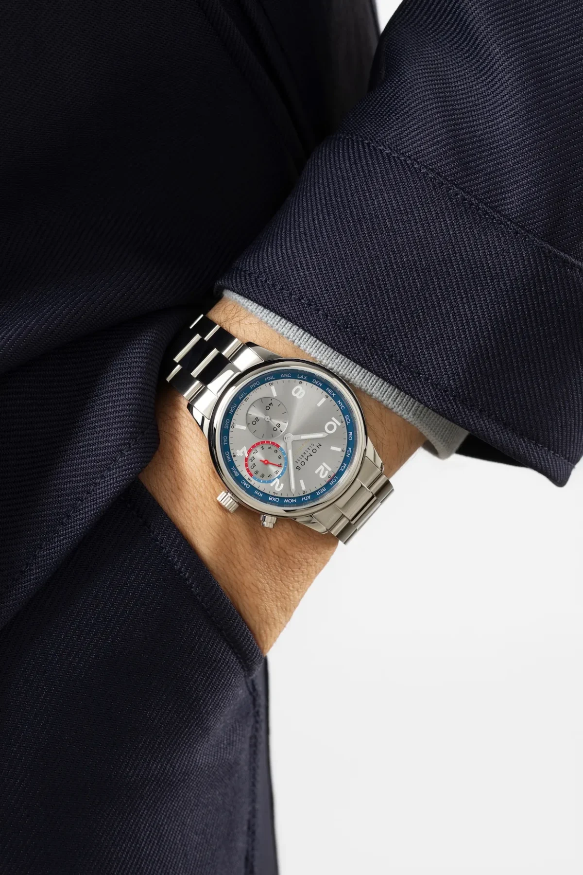 NOMOS Club Sport neomatik Worldtimer silver récompensée par le iF Design Award 2026