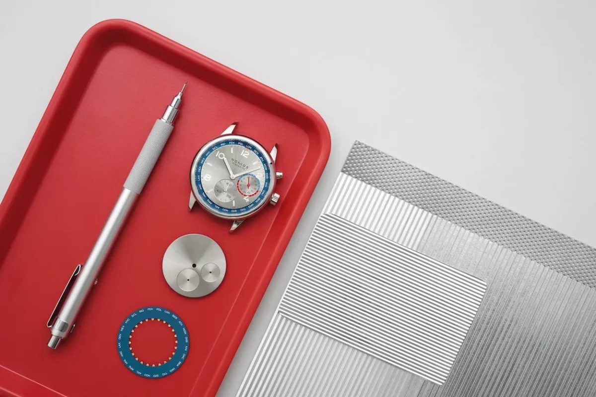 NOMOS Club Sport neomatik Worldtimer silver récompensée par le iF Design Award 2026