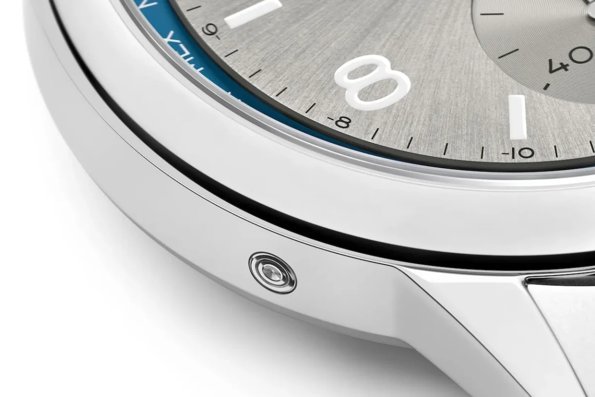 NOMOS Club Sport neomatik Worldtimer silver récompensée par le iF Design Award 2026