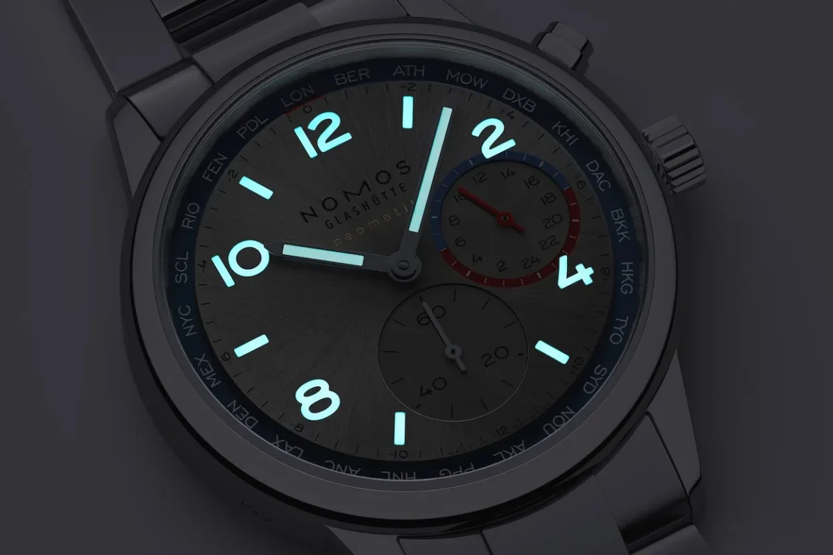 NOMOS Club Sport neomatik Worldtimer silver récompensée par le iF Design Award 2026