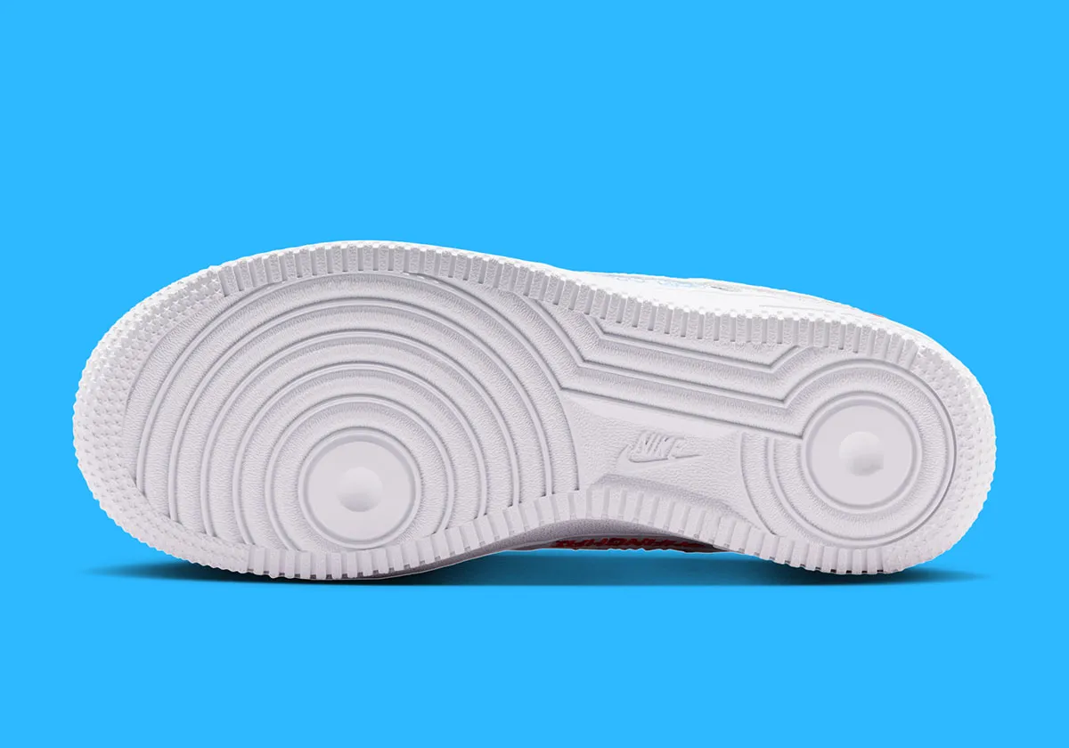 Nike Air Force 1 Low On Tour 5 Depuis 1982, la Nike Air Force 1 Low « On Tour » part à la conquête du monde