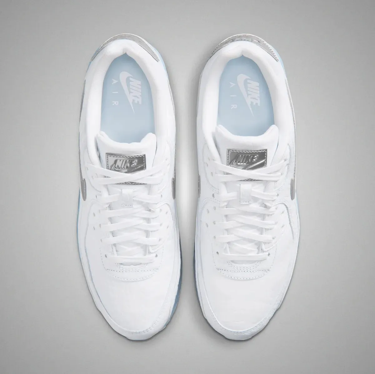 La Nike Air Max 90 « White Croc », l'insolence du chrome au service d'une icône de 1990