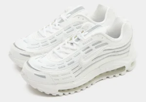 La Nike Air Max TL 2.5 « All-White » débarque pour l'été 2026 et remet les pendules à l'heure