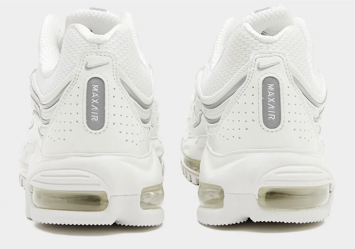 La Nike Air Max TL 2.5 « All-White » débarque pour l'été 2026 et remet les pendules à l'heure