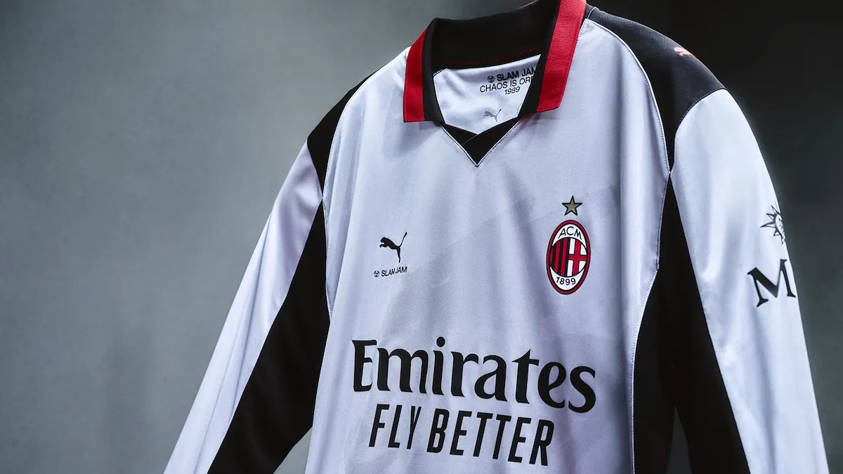 Quatrième maillot d'AC Milan 2025-26 : design Inferno rouge et argent signé PUMA x Slam Jam