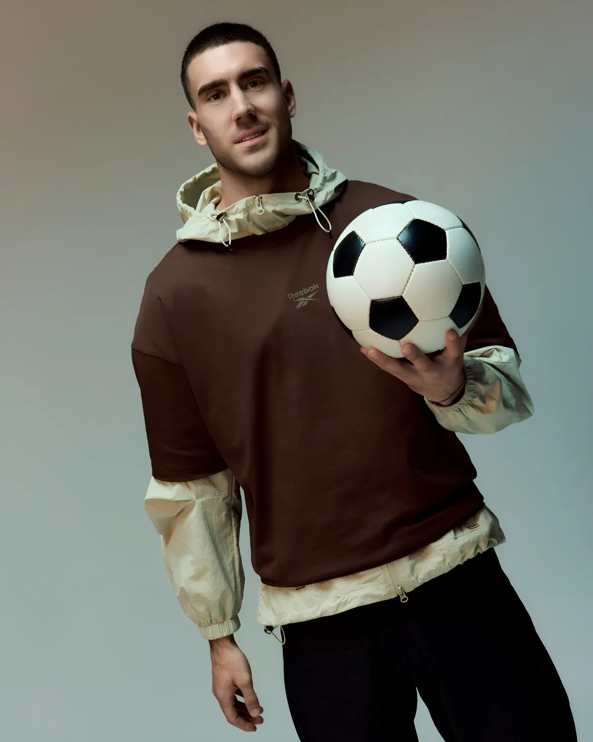 Reebok signe Dušan Vlahović et relance sa conquête du football mondial