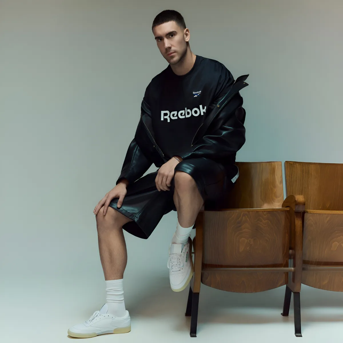 Reebok signe Dušan Vlahović et relance sa conquête du football mondial