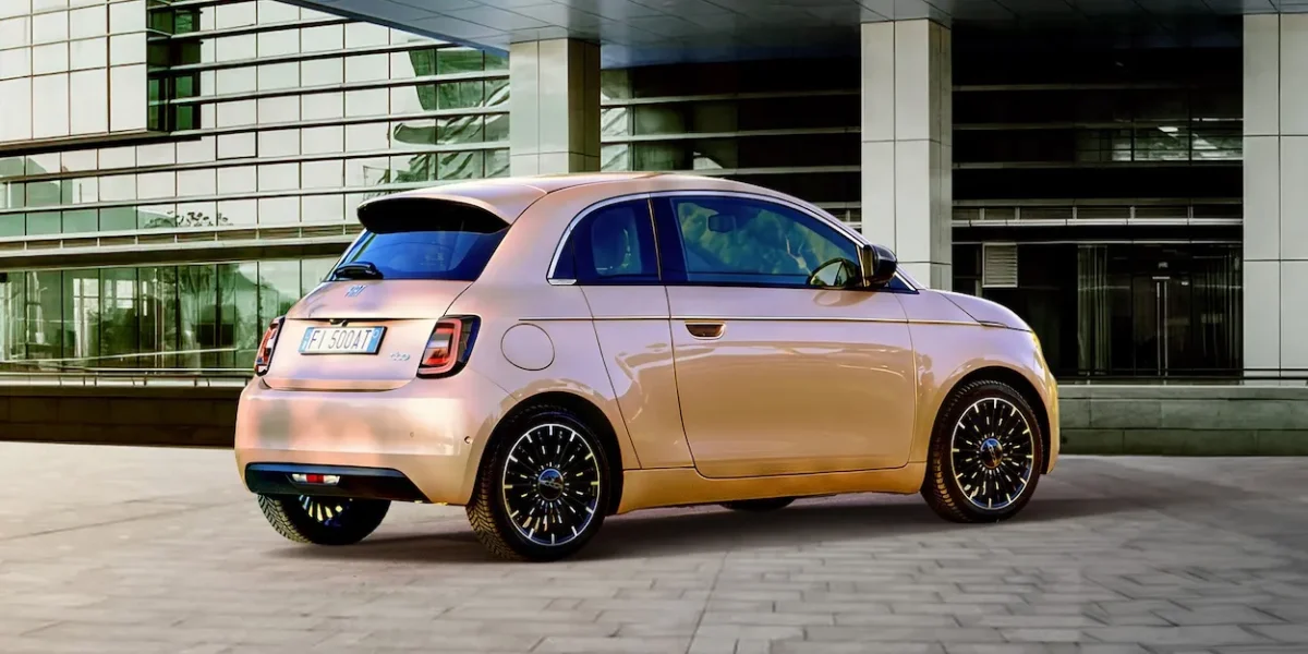 Renault Twingo E-Tech ou Fiat 500e : quelle citadine électrique choisir selon votre budget ?