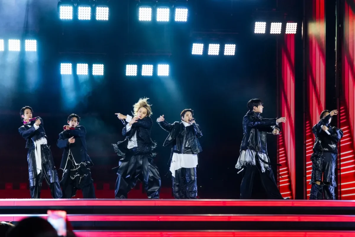 SONGZIO Collection exclusive pour BTS 3 SONGZIO habille BTS pour leur retour historique sur scène