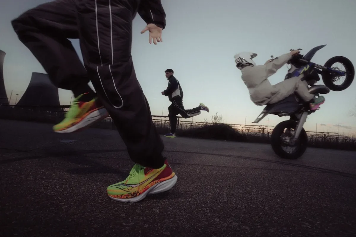 Le nouveau pack Saucony « Hi Octane » réinvente le style running avec l'énergie du motocross