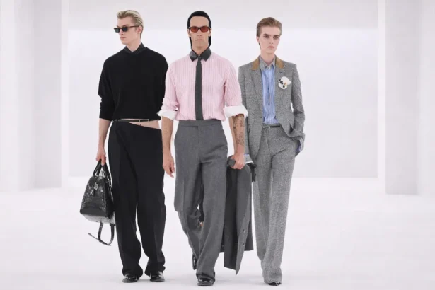 Tom Ford automne 2026 : Haider Ackermann signe un retour magistral du costume masculin