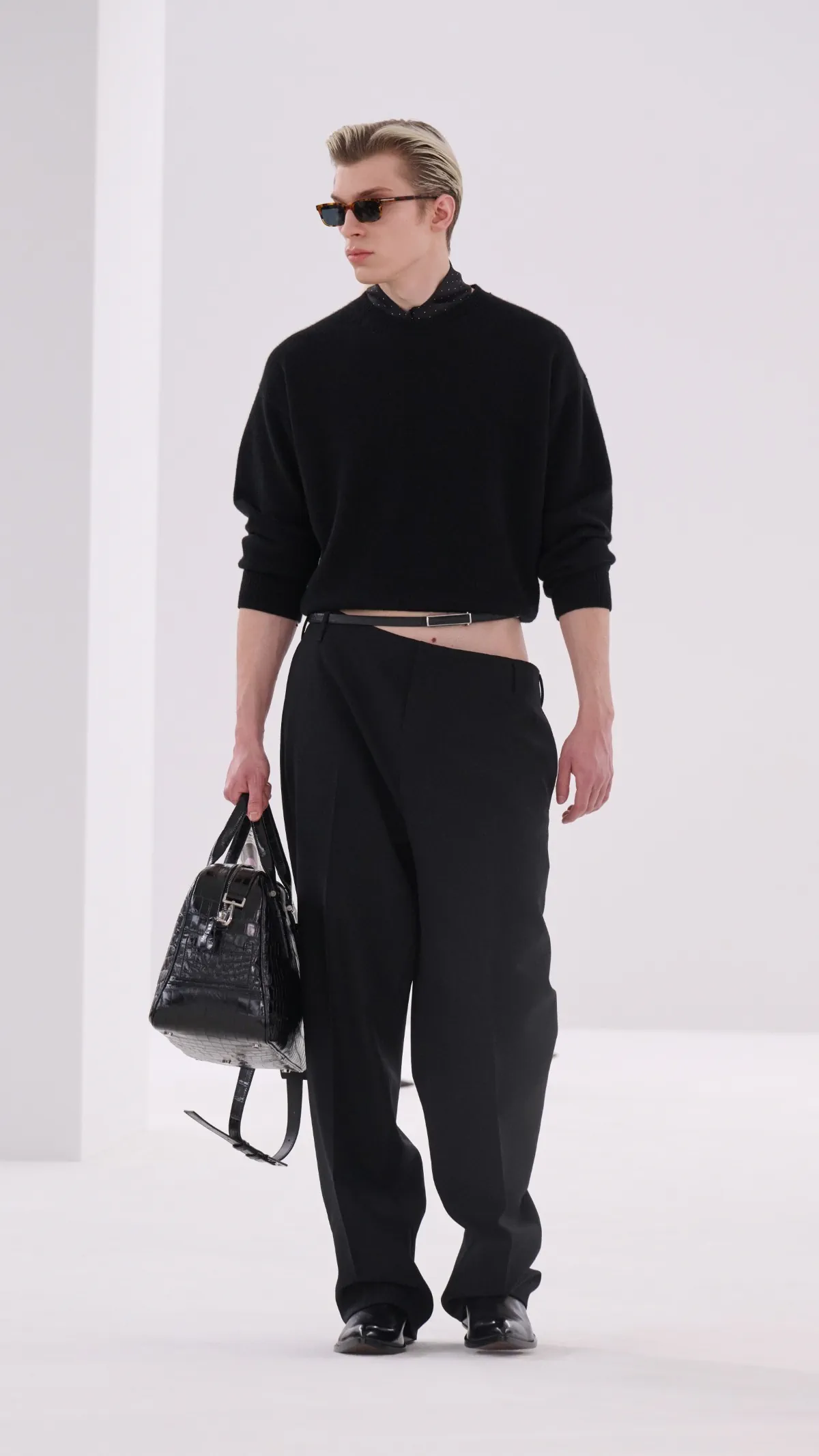 Tom Ford automne 2026 : Haider Ackermann signe un retour magistral du costume masculin