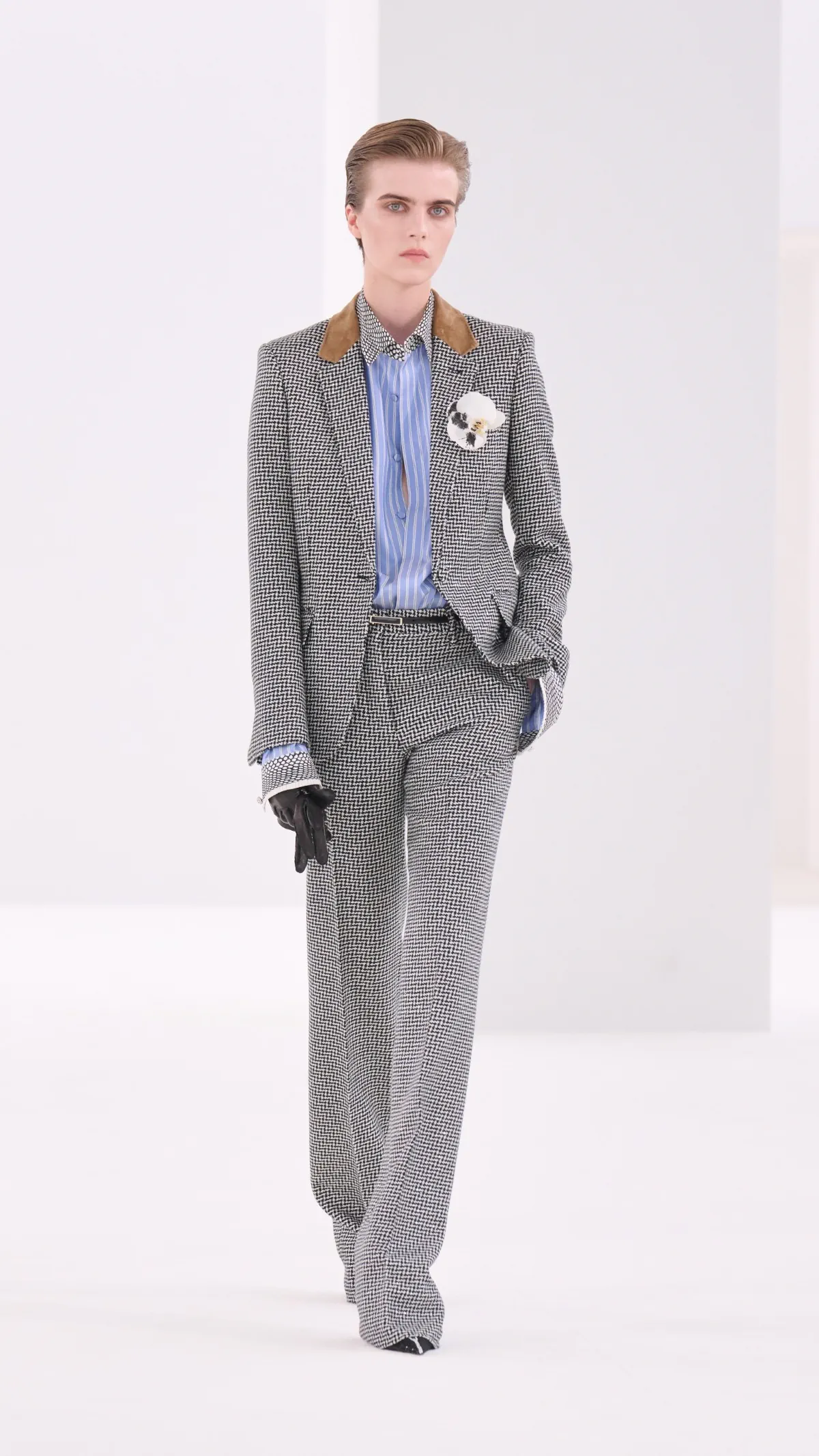 Tom Ford automne 2026 : Haider Ackermann signe un retour magistral du costume masculin