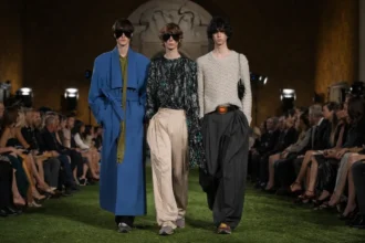 Valentino automne 2026 : héritage Garavani et nouvelle liberté masculine