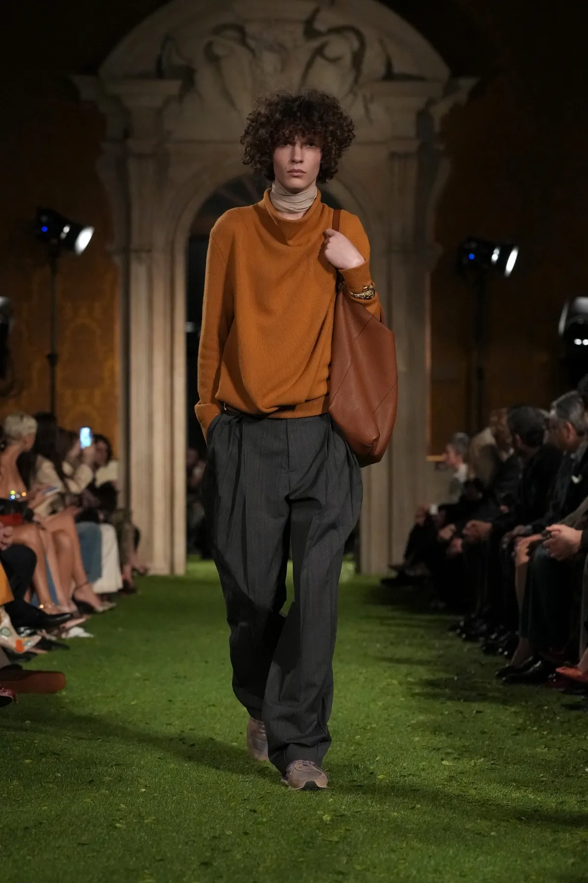 Valentino automne 2026 : héritage Garavani et nouvelle liberté masculine