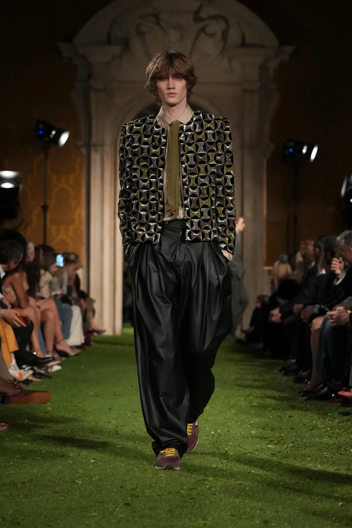 Valentino automne 2026 : héritage Garavani et nouvelle liberté masculine