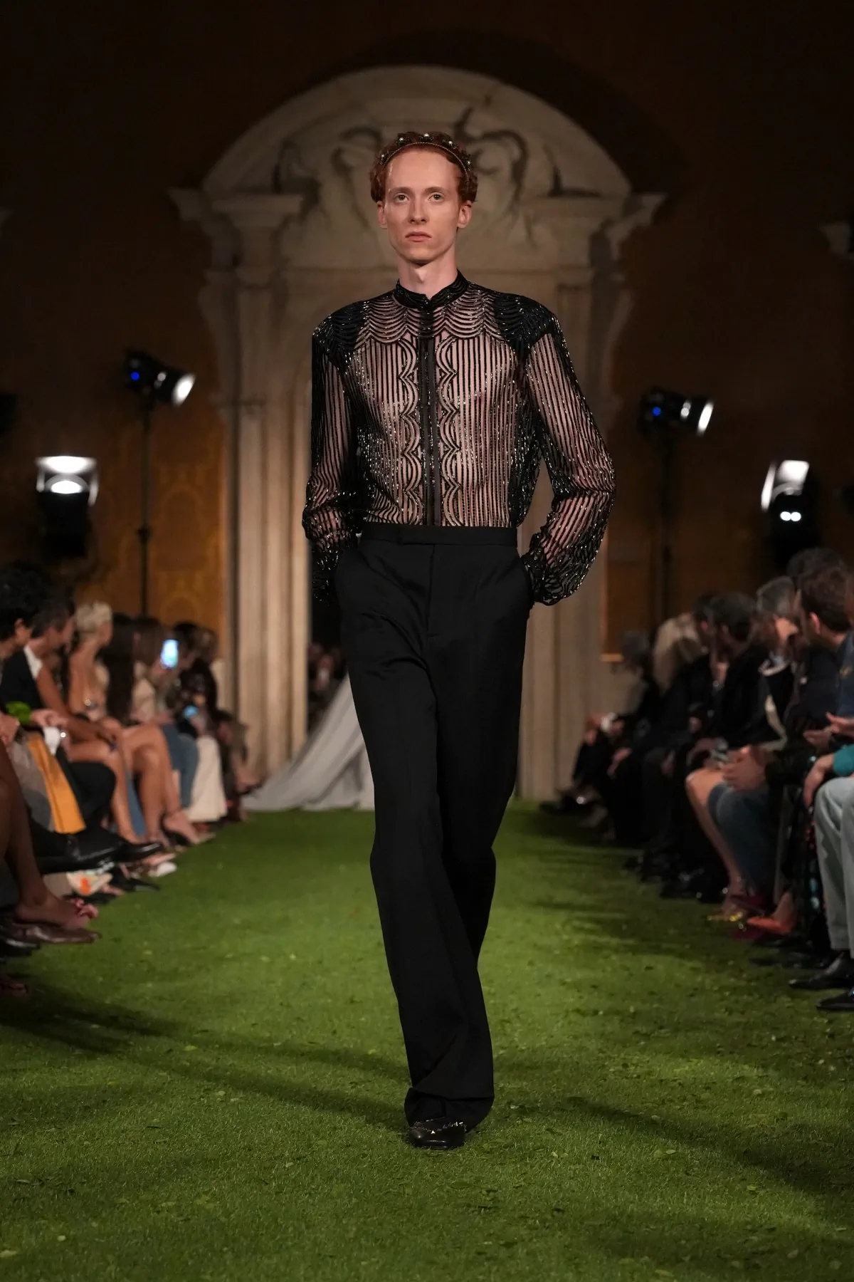 Valentino automne 2026 : héritage Garavani et nouvelle liberté masculine