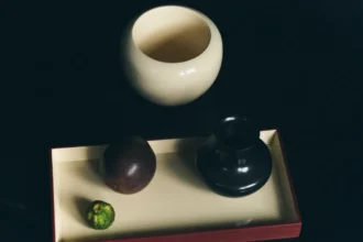 ara Home x Colin King lancent une collection d’objets sculpturaux pensée pour durer