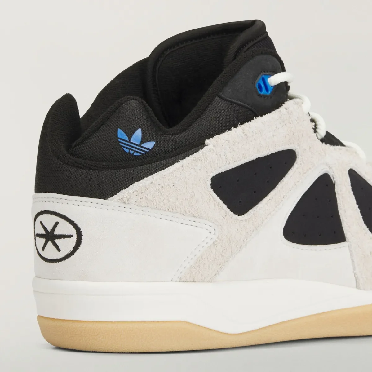 Tout savoir sur la Bad Bunny x adidas BadBo 1.0 « Rise » avant le 28 mars