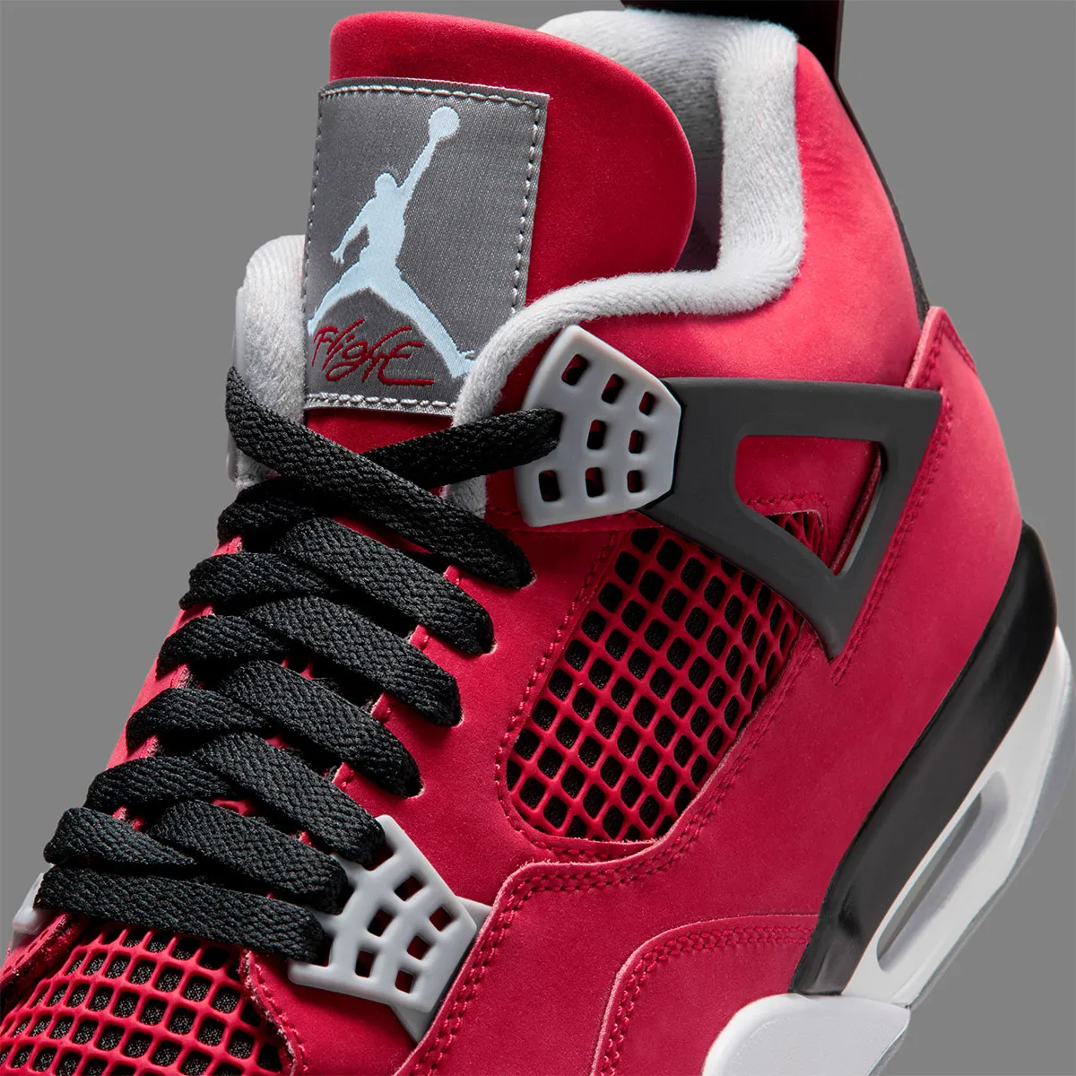 Air Jordan 4 « Toro Bravo » fait son retour en 2026 avec un héritage intact