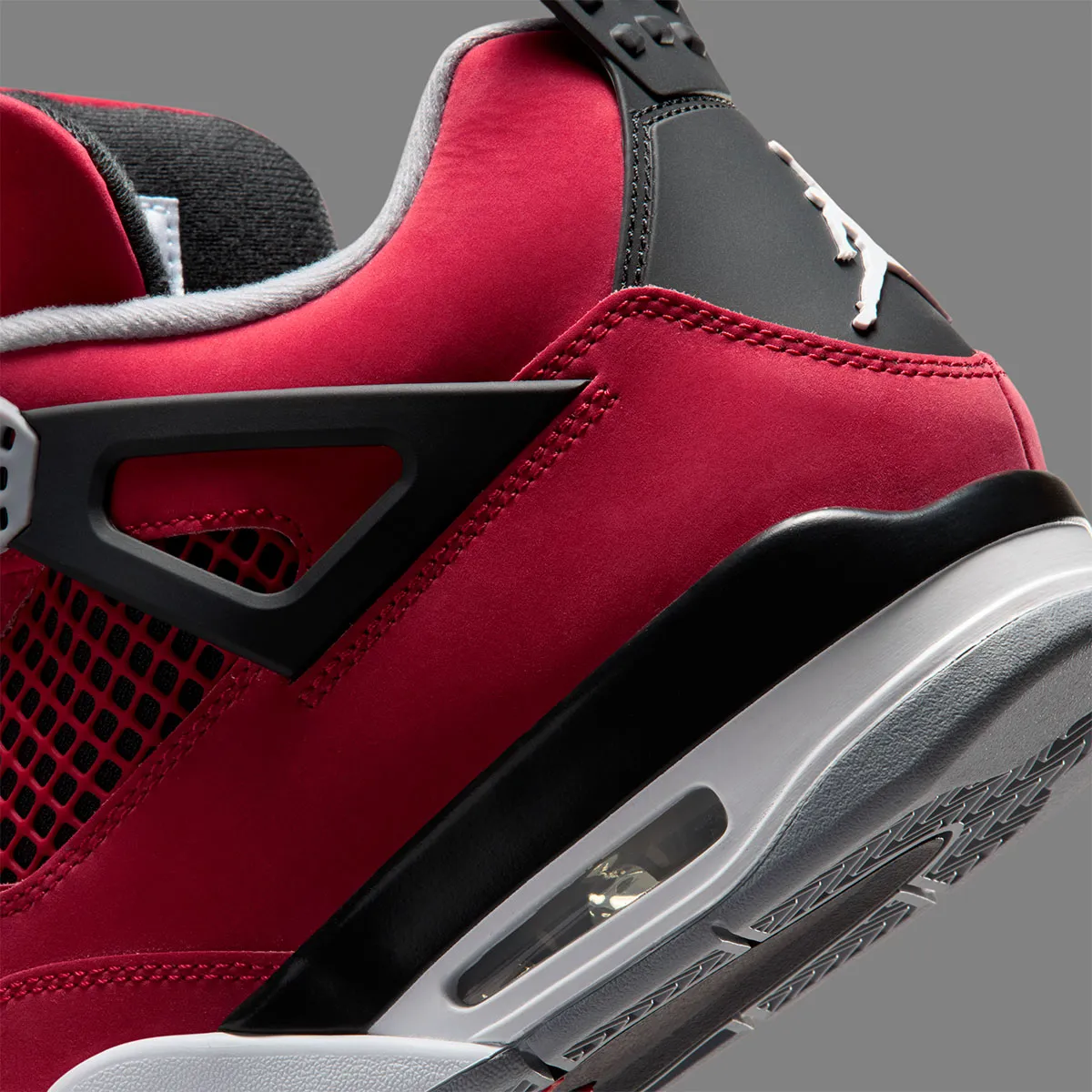 Air Jordan 4 « Toro Bravo » fait son retour en 2026 avec un héritage intact