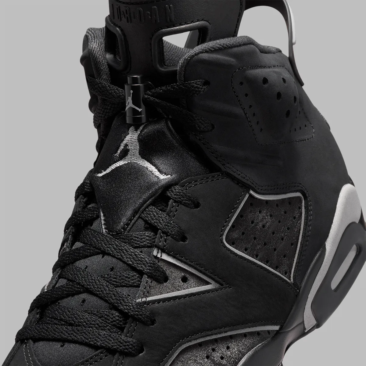La Air Jordan 6 « Cap and Gown » revisite le mythe de 1991 avec des finitions de luxe