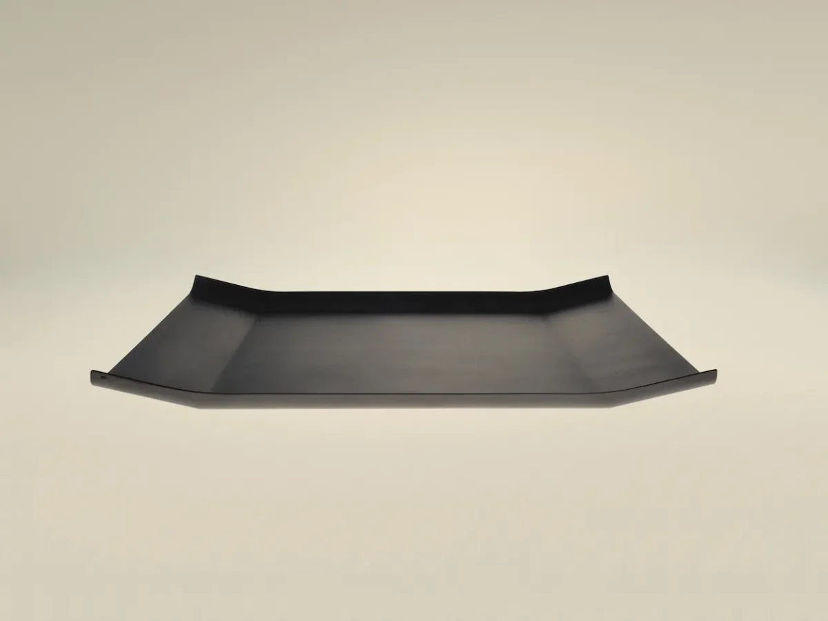 À la Milan Design Week 2026, Alessi et C.P. Company signent une collaboration inédite