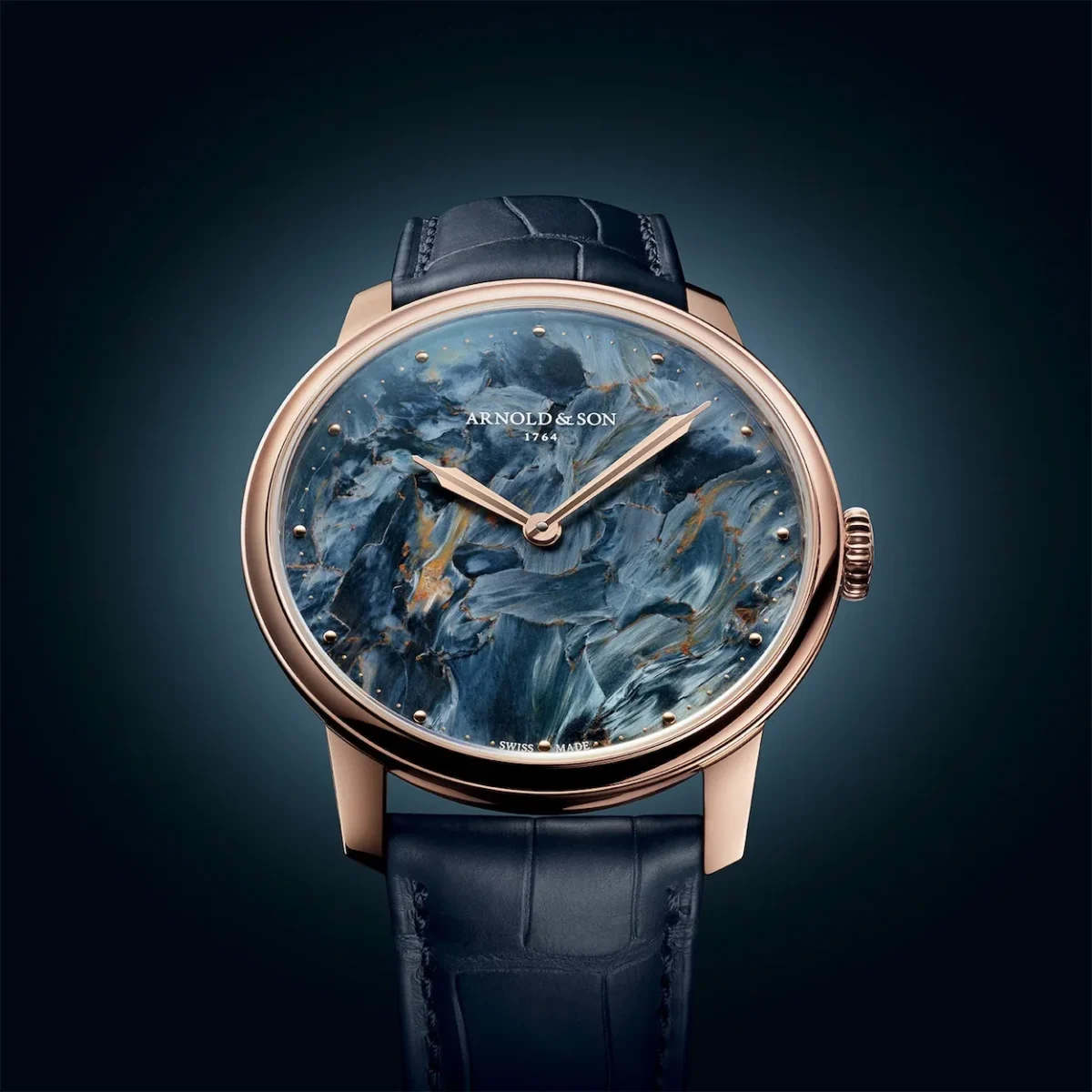 Watches & Wonders 2026 : la HM Pietersite de Arnold & Son réinterprète l'héritage maritime avec une pierre rare
