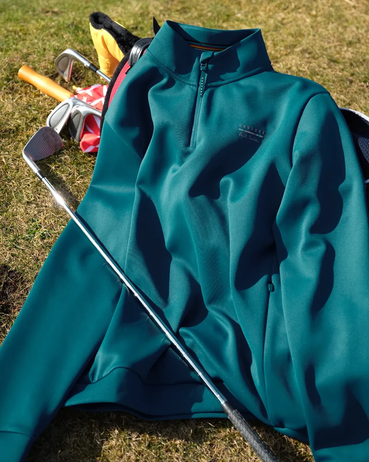 Paul Smith et Castore dévoilent une collection de golf technique et élégante