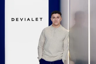 Devialet choisit Isack Hadjar comme premier ambassadeur officiel de la marque
