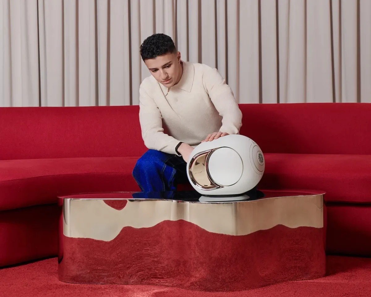 Devialet choisit Isack Hadjar comme premier ambassadeur officiel de la marque