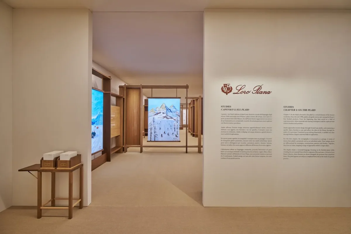 À la Milan Design Week 2026, Loro Piana fait du plaid une œuvre textile à part entière