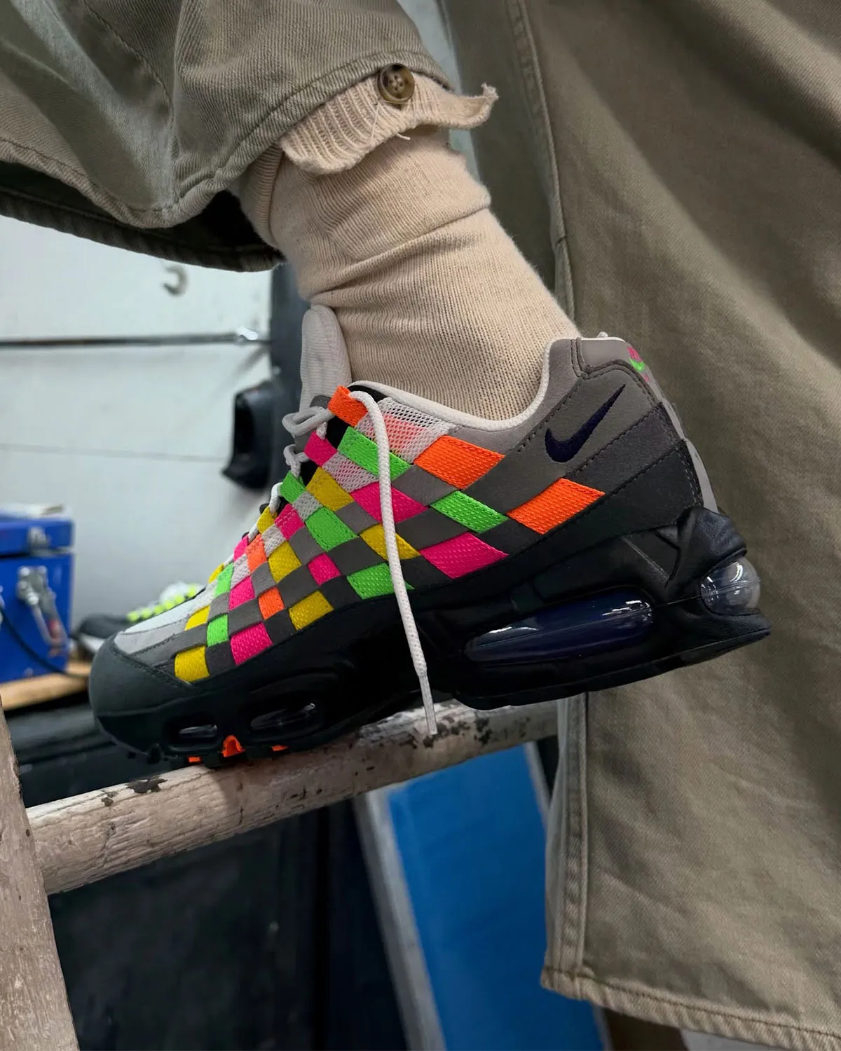 Nike Air Max 95 Woven Multicolor 3 Nike Air Max 95 Woven « Multicolor » relance une icône avec une approche tissée audacieuse