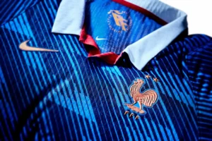 Nike Football dévoile les tenues de l'équipe de France pour le Mondial 2026 avec un coloris vert inédit