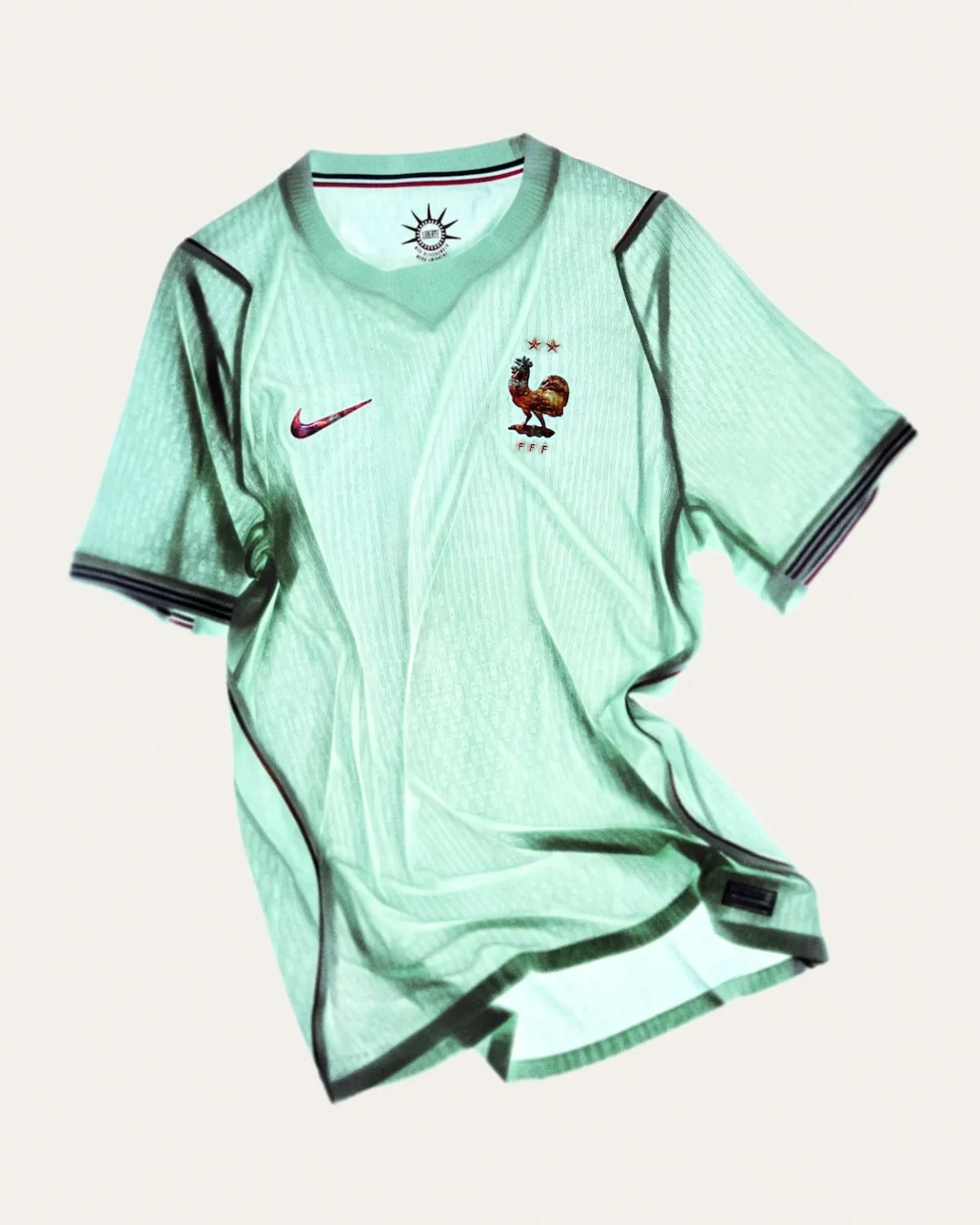 Nike Football dévoile les tenues de l'équipe de France pour le Mondial 2026 avec un coloris vert inédit
