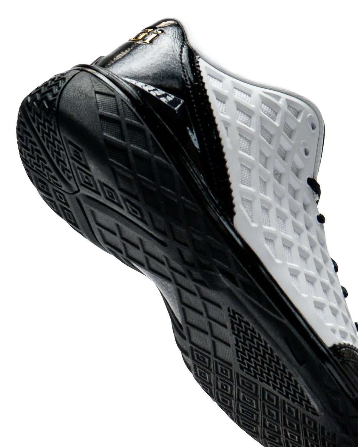 Nike Kobe 3 Protro Low « Mambacita » rend hommage à Gigi Bryant avec une sortie symbolique le 1er mai