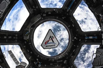 L'OMEGA Speedmaster X-33 s'envole avec la mission Artemis II de la NASA autour de la Lune