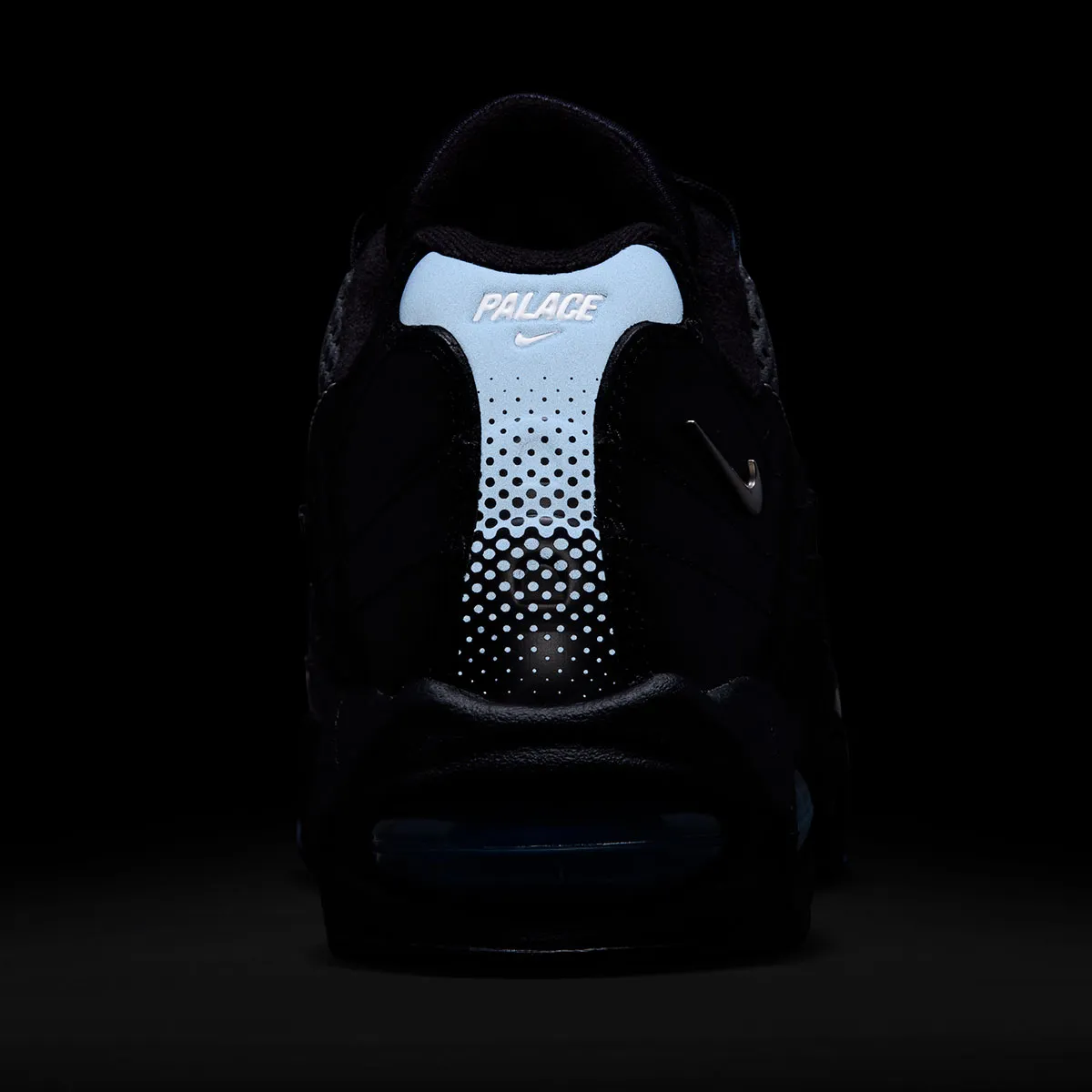 Palace x Nike Air Max 95 10 Palace et Nike signent une nouvelle Air Max 95 Big Bubble déjà culte