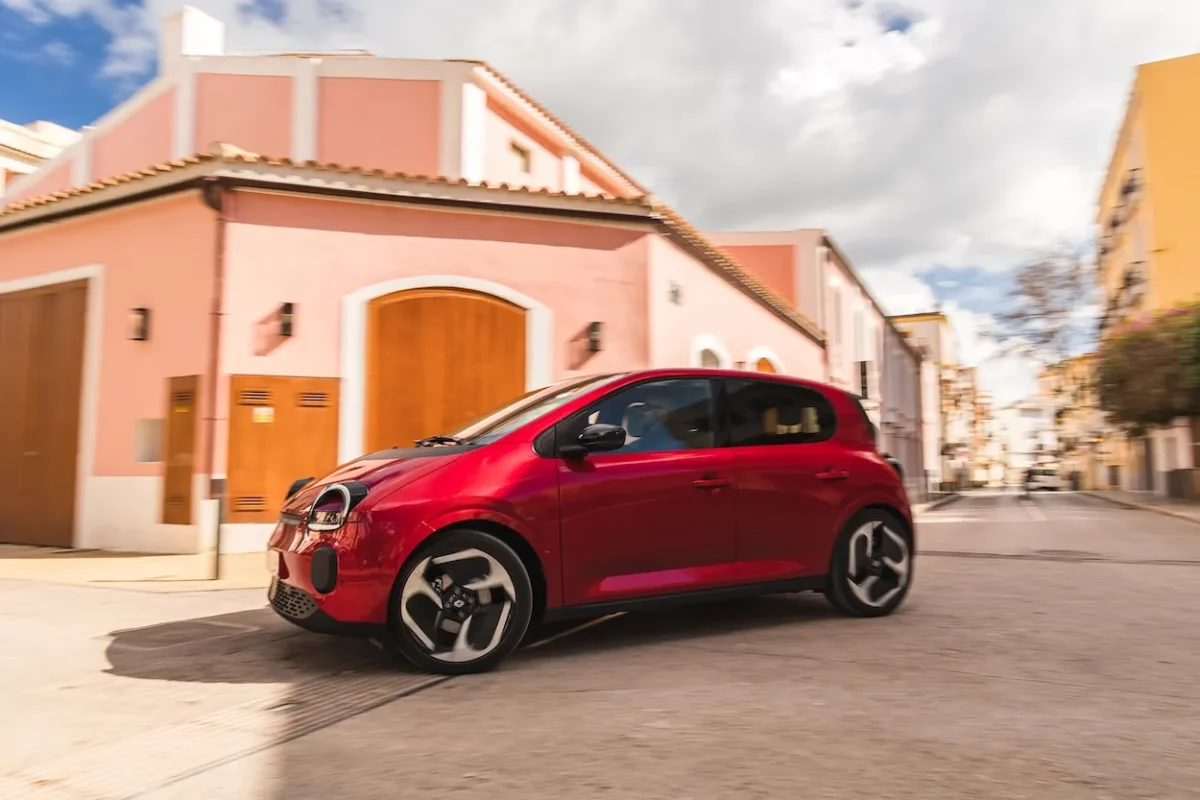 La nouvelle Twingo électrique réussit là où tant de petites voitures échouent