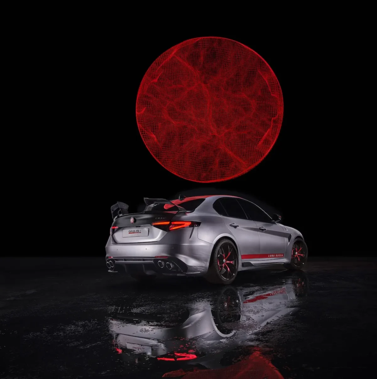 Alfa Romeo Giulia Quadrifoglio Luna Rossa, l'insolente fusion de l'asphalte et des foils